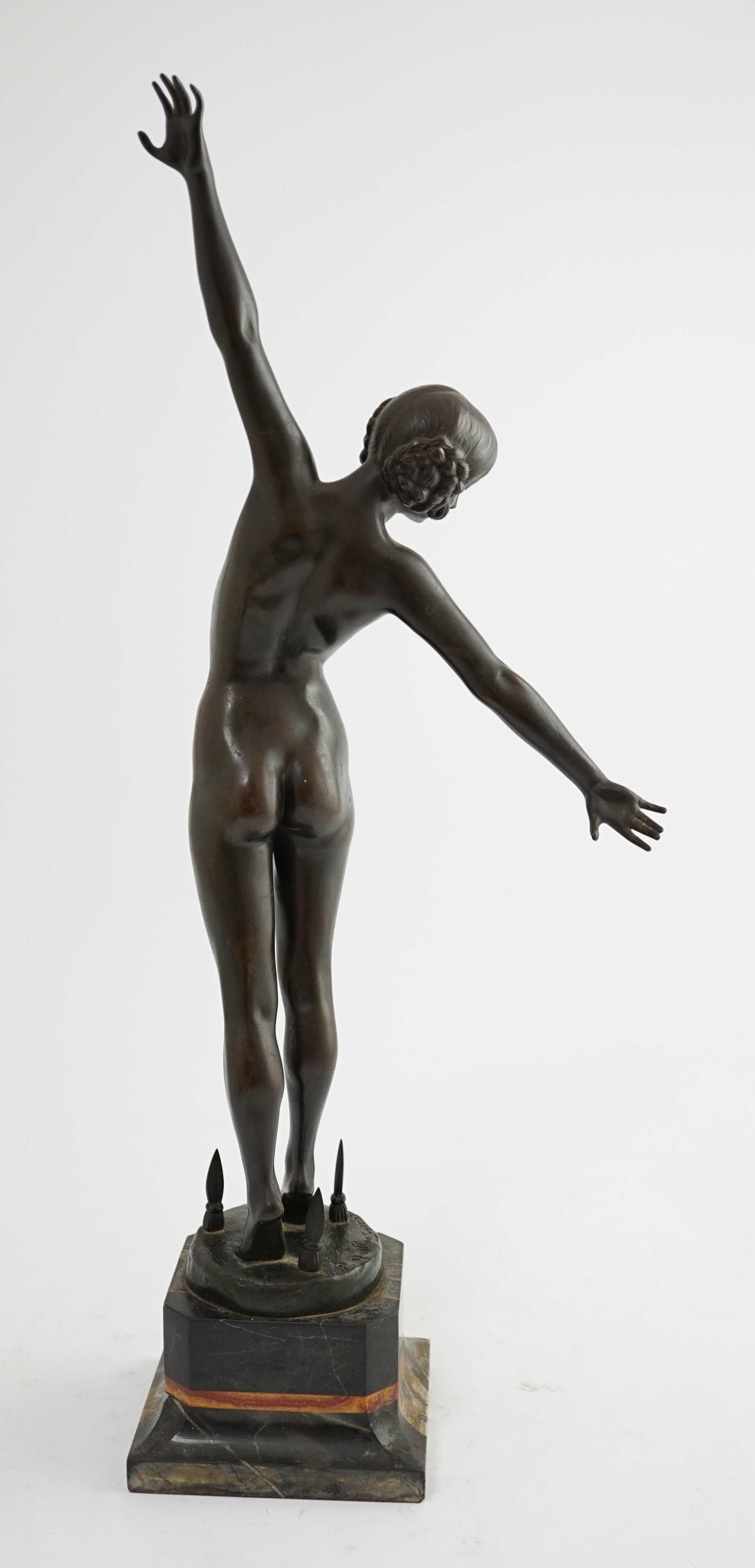 Fernand Quillon-Carrère. An Art Deco bronze figure 'Danseuse aux lances'